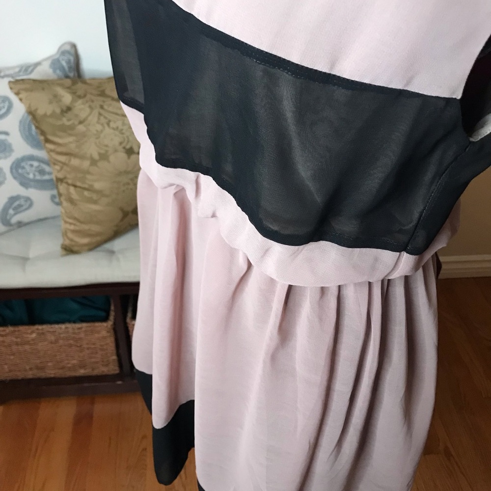 ISSI Cocktail Dress - Picture 2 of 4